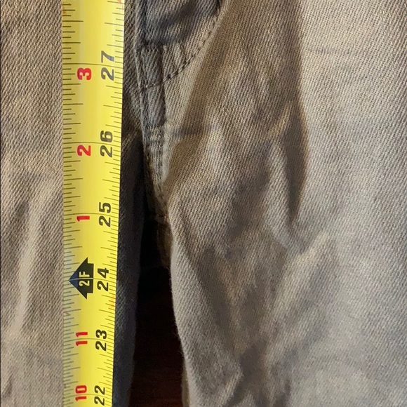 Denizen Low-Rise Capris Distressed - Picture 5 of 6